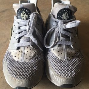 Nike Air Huarache Wolf Grey Sz. 10.5